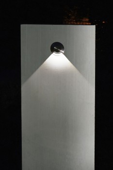 Alessio ConceptDesign Zichtbeton Grijs glad met ingebouwde 90° LED-Spot (250 x 60 x 14 cm).