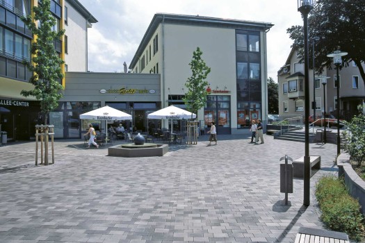 Attendorn (DE), Alley centrum, Belpasso Grigio briljant in combinatie met ConceptDesign.