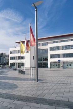 Iserlohn (DE), Voorplein station, Belpasso Grigio briljant.