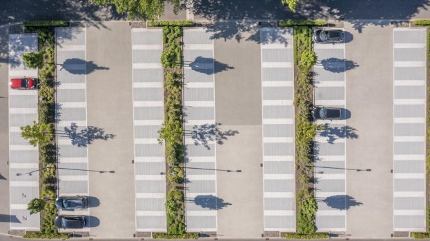 Wasserwelt Wiehl (DE), Parkeerterrein, Boulevard Zilvergrijs en Kwartsgrijs.