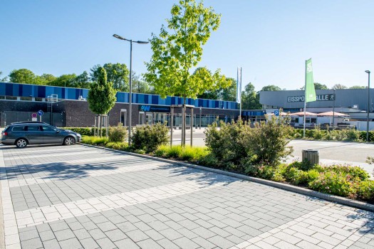 Wasserwelt Wiehl (DE), Parkeerterrein, Boulevard Zilvergrijs en Kwartsgrijs.
