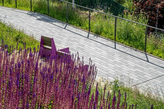 Gummersbach (DE), Woongebied Bernberg, Boulevard Objectkleur Titangrijs, Zilvergrijs en Lichtgrijs.