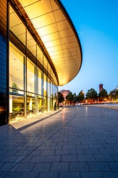 Düsseldorf (DE), ARAG Verzekering centraal, Boulevard Dolomietgrijs.