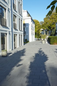 Köln (DE), Lindenpalais, Cubus Antraciet. 