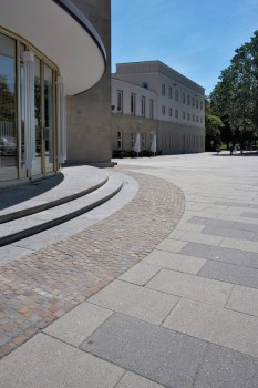 Wuppertal (DE), Opernhaus, La Linia Lichtgrijs, Middelgrijs en Donkergrijs.