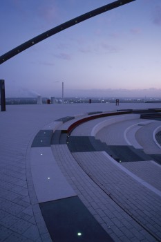 Herten (DE), Horizont-Observatorium, Tocano ConceptDesign Traptreden Basaltantraciet en Granietlicht gestraald in combinatie met AquaSix en La Linia Granietlich en Luce e Luna-Lichtspot.