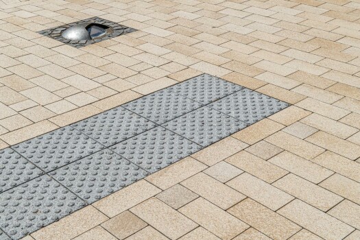 Waldeck (D), City centre, Umbriano Granite beige, textured, in Combination with Blind guidance pavement Anthrazit.