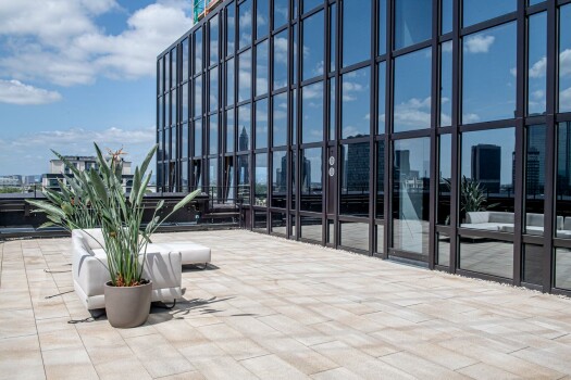 Frankfurt (D), Westend tower, roof terrace, Umbriano Granite beige, textured.