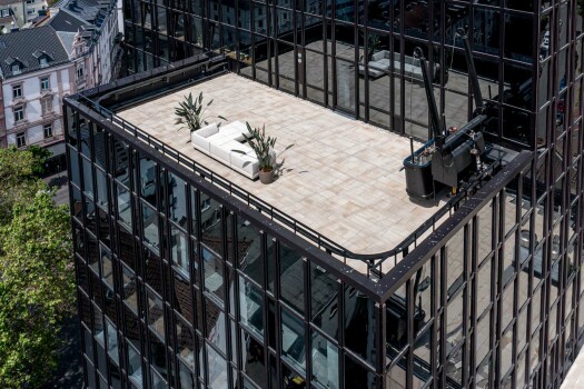 Frankfurt (D), Westend tower, roof terrace, Umbriano Granite beige, textured.