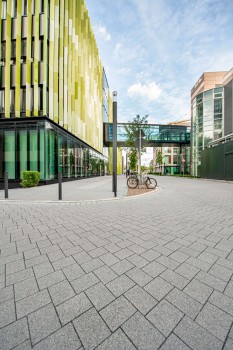 Köln (DE), Unikliniek, La Linia Granietgrijs en Granietdonkergrijs.