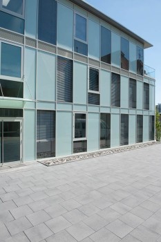 Bergisch Gladbach (DE), Commercieel gebouw, Umbriano Grijs-antraciet gemarmerd.