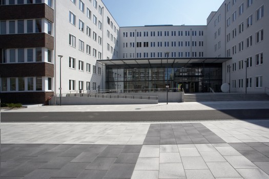 Leverkusen (DE), Administratief gebouw, Umbriano Granietgrijs-wit en Grijs-antraciet gemarmerd.