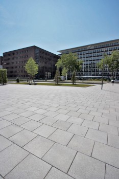 Leverkusen (DE), Administratief gebouw, Umbriano Granietgrijs-wit gemarmerd.