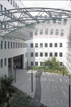 Leverkusen (DE), Administratief gebouw, Umbriano Granietgrijs-wit gemarmerd.