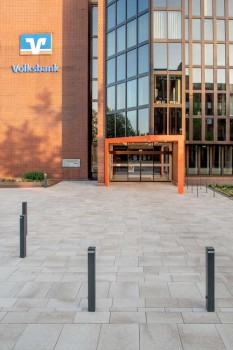 Bochum (DE), Volksbank, Umbriano Granietbeige gemarmerd.
